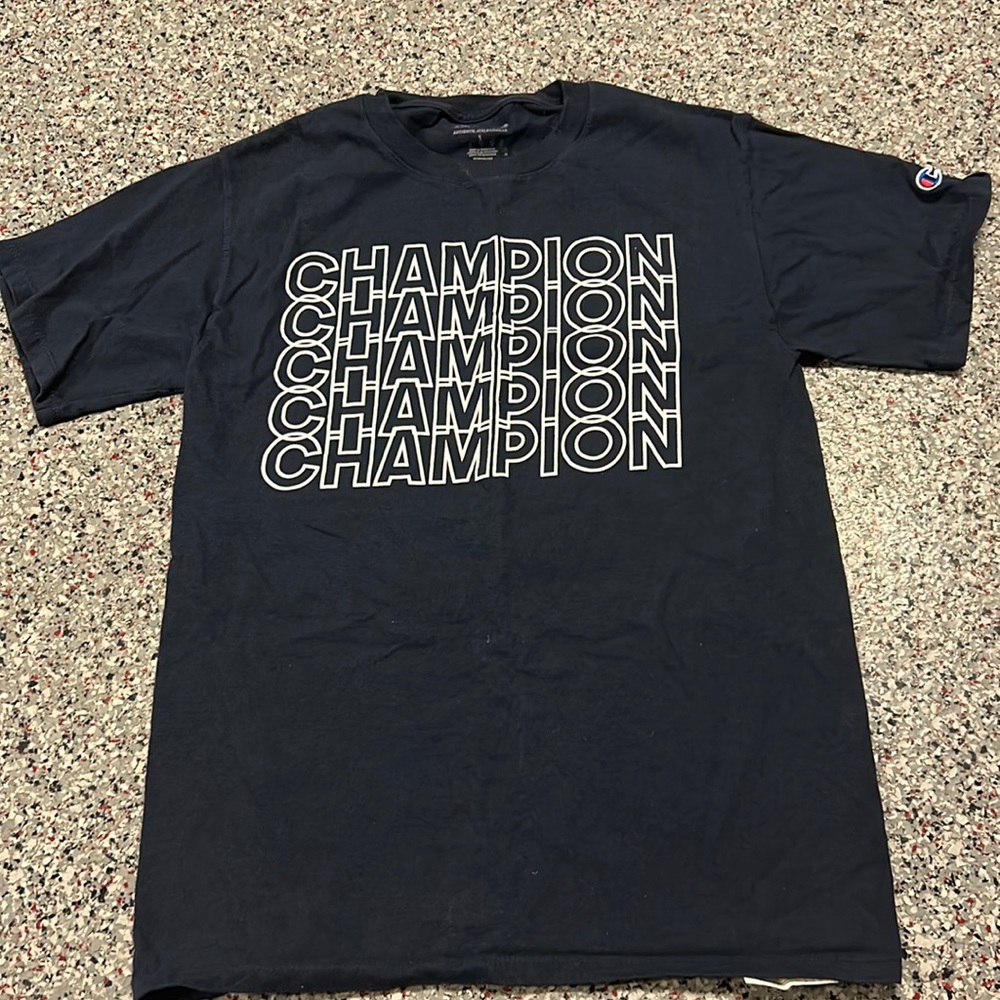 Men’s champion t-shirt Small